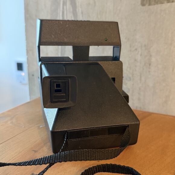 Polaroid Spirit 600 Instant Camera Suites Hotel Guest Quarters UNTESTED - Picture 3 of 11